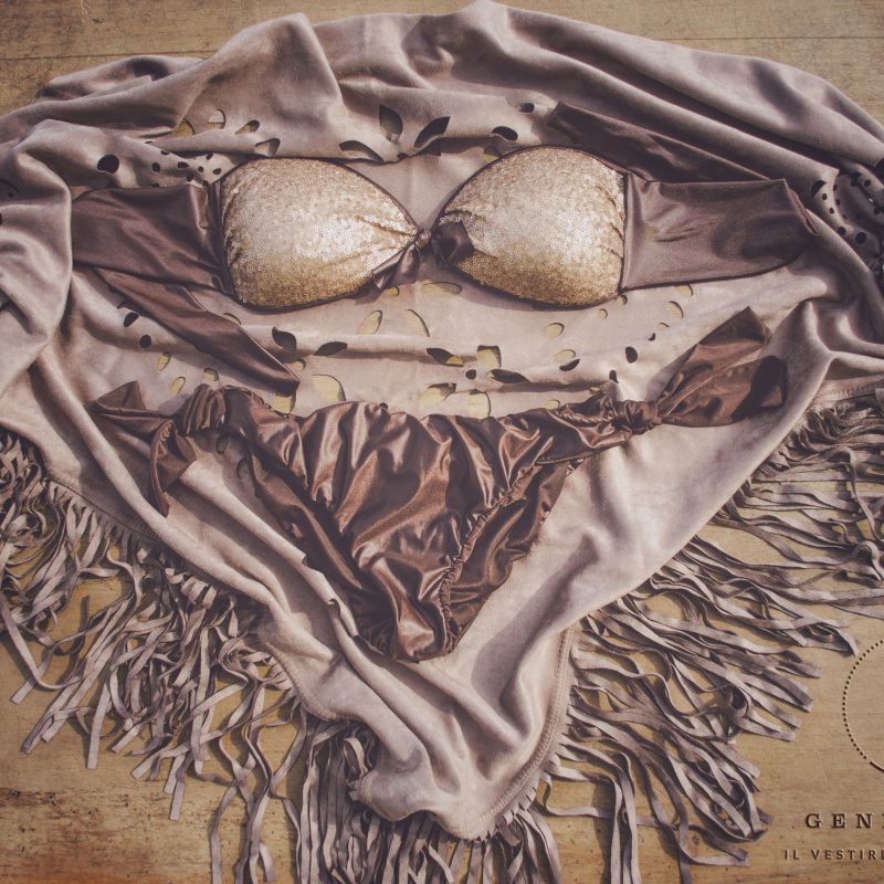 Bikini imbottito con pailletes oro bronzo